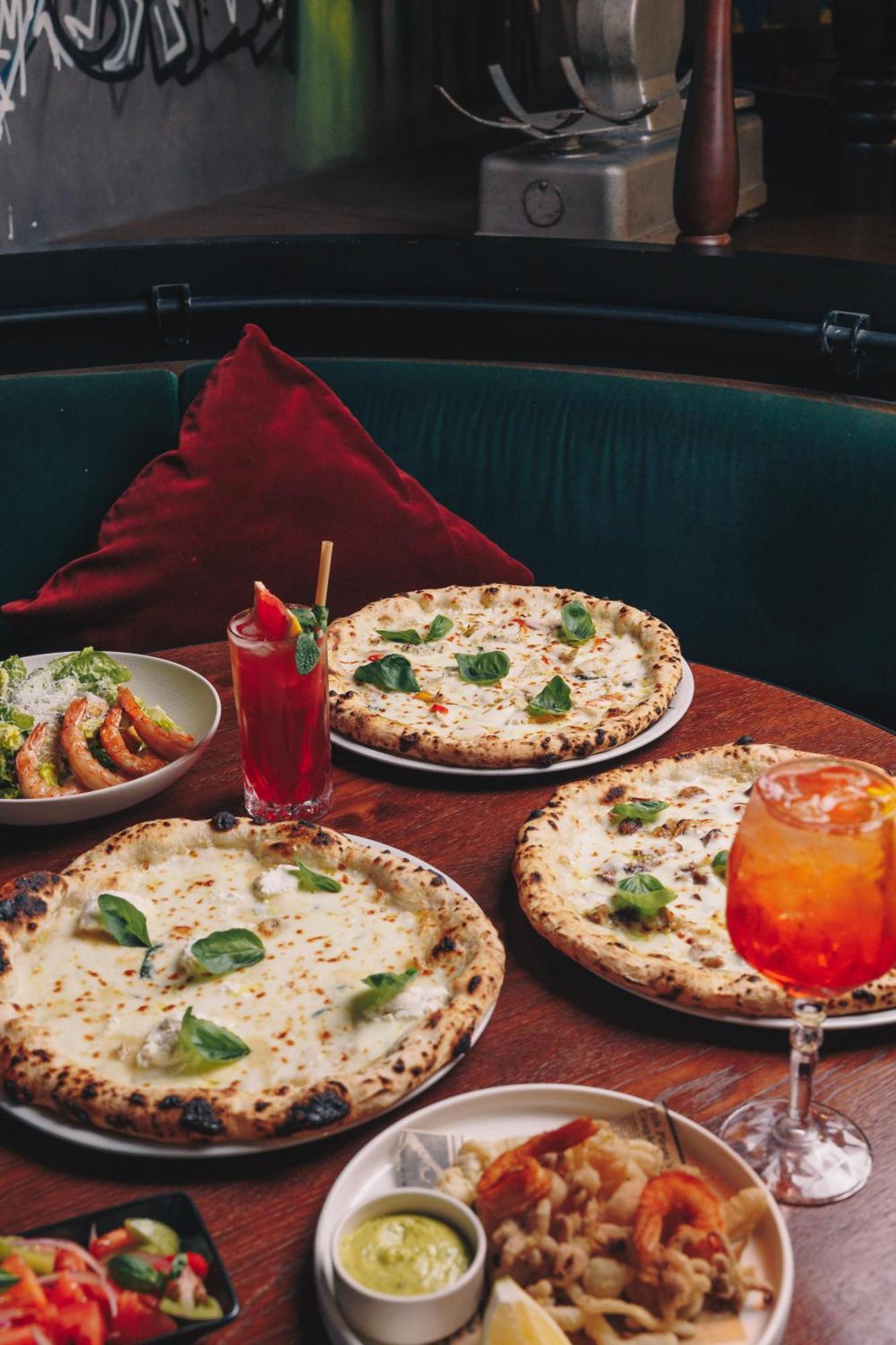 جيه ايه فندق أوشن فيو دبي المظهر الخارجي الصورة Pizzas at PizzaExpress